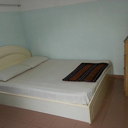 Et Budget Guest House Batu Ferringhi Kültér fotó